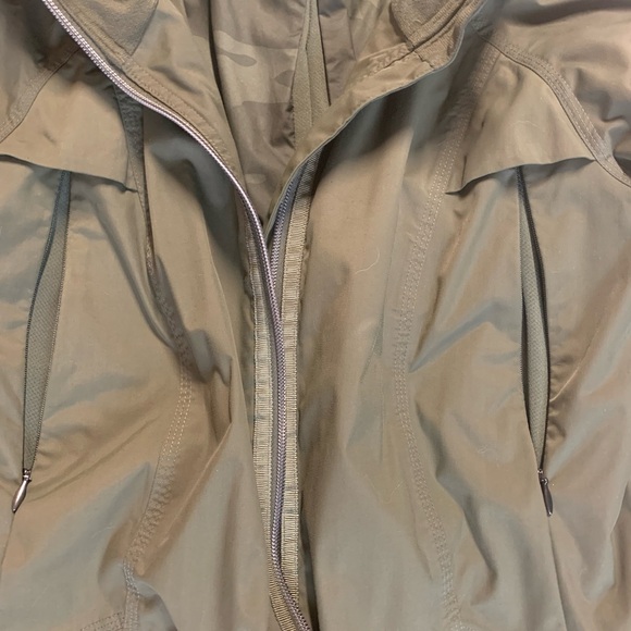 RARE Lululemon Fo Drizzle Jacket Savasana Camo - Picture 5 of 10